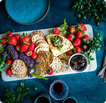 crackers with fruit and jam